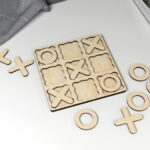 Juego de Tres en Raya para Corte láser: Diseño Personalizable para Fiestas y Regalos