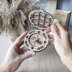 Brújula de Santa Claus - Diseño SVG para corte láser en madera 3D con código QR rastreador - Imagen 4