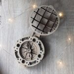 Brújula de Santa Claus - Diseño SVG para corte láser en madera 3D con código QR rastreador - Imagen 7