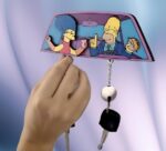 Porta llaves Homero y Marge diseño digital para corte láser personalizado y creativo - Imagen 3