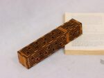 Portalápices de madera cortado con láser de 3 mm - Diseño único y elegante para estudiantes y profesionales. - Imagen 6