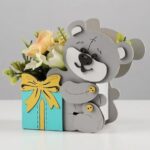 Soporte de flores con oso de peluche - Archivo láser DXF, CDR, AI, PDF para Glowforge
