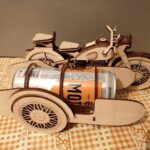 Rompecabezas en 3D de madera: Motocicleta cervercera y soporte para bebidas - Archivos SVG y DXF