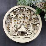 Adorno de Navidad Multicapa en SVG para Corte Láser: Reno, Santa y Pueblo de Invierno - Imagen 6