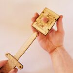 Caja de cartas misteriosa - SVG DXF para truco de magia con espada atravesando el dedo