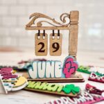 Calendario de escritorio 5"x5" intercambiable - Decoración de temporada - Archivo SVG para corte láser - Imagen 3