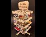 Soporte Giratorio para Pendientes Cortado a Láser - Exhibidor de Joyas Personalizado en SVG, PDF, AI