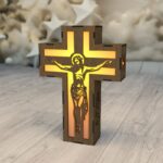 Portavelas Jesús en Lámpara Cruzada - Archivo de Corte Láser SVG DXF AI para Luz Nocturna