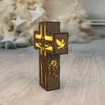 Portavelas Jesús en Lámpara Cruzada - Archivo de Corte Láser SVG DXF AI para Luz Nocturna - Imagen 6