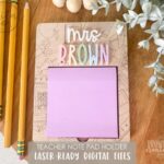 Sujeta Notas para Maestros - Archivo SVG Cortado con Láser para Obsequios Creativos