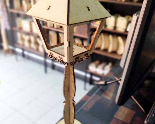 Farol de Pie Navideño para Corte Láser – Decoración Festiva Personalizada y Única