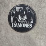 Cuadro de Arte Vectorial de Los Ramones para Corte Láser CNC - Personaliza Tu Espacio