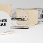 Placa Personalizada de Acrílico con Soporte - Archivo Laser Cut SVG para Glowforge