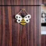 Adorno de puerta en forma de abeja - archivo láser para madera (Primavera DIY)