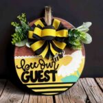 Bee Our Guest — Cartel 3D rústico de granja para corte láser (digital)